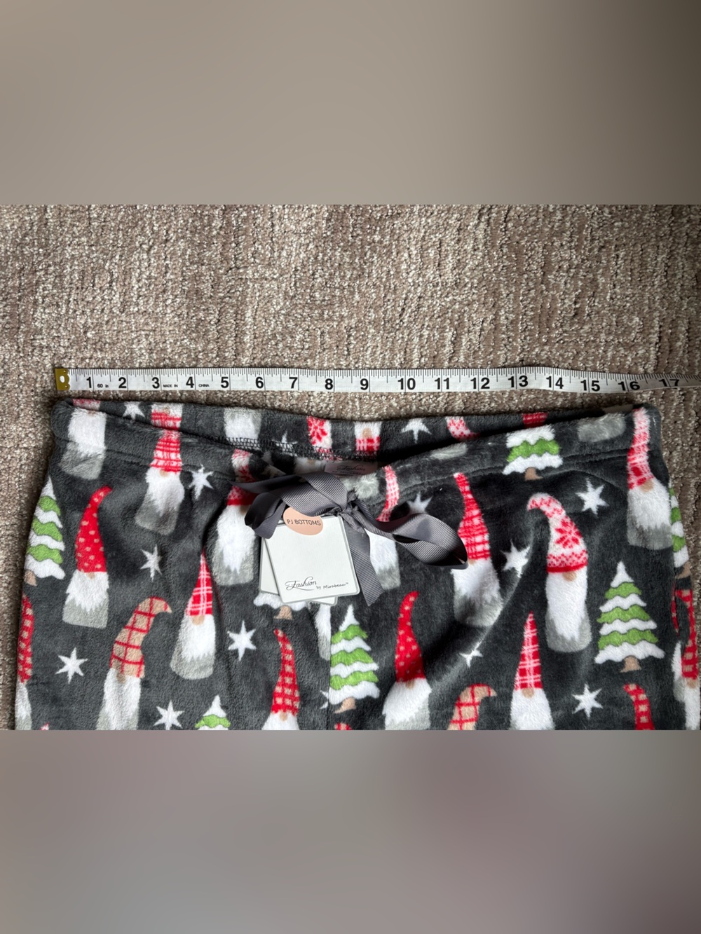 Gray Holiday Gnome PJ Pants & Sherpa Blanket 2-Piece Set Size XL - Picture 5 of 15
